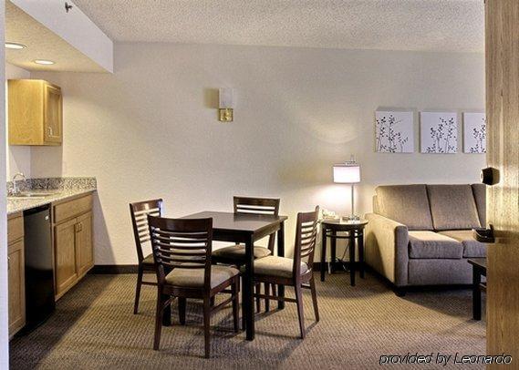 Sleep Inn & Suites Near Columbus - State University Area Room photo